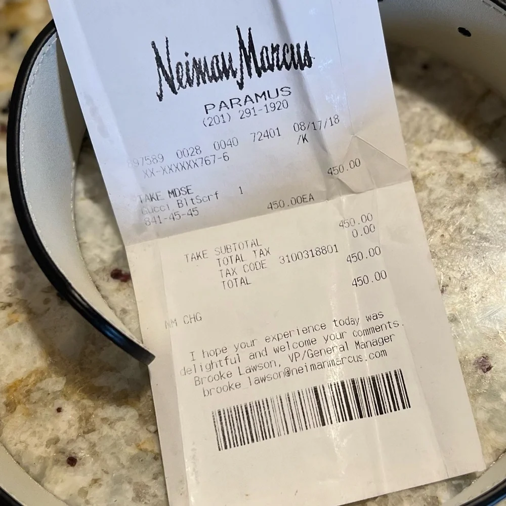 Gucci White Belt with Gold Buckle - Picture 4 of 8